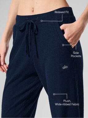 Alo Size Medium Navy Sweatpants.